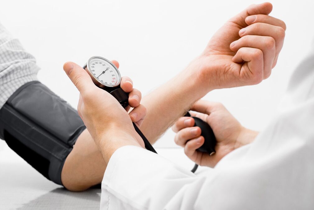 Osteokondroz tedavi edilmezse kan basıncıyla ilgili sorunlar ortaya çıkar